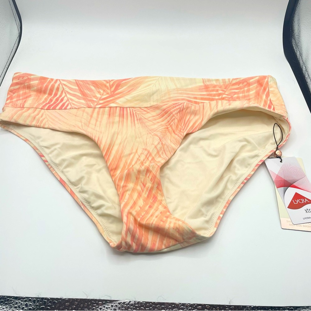 Carrie Underwood bathing suit bottom NWT